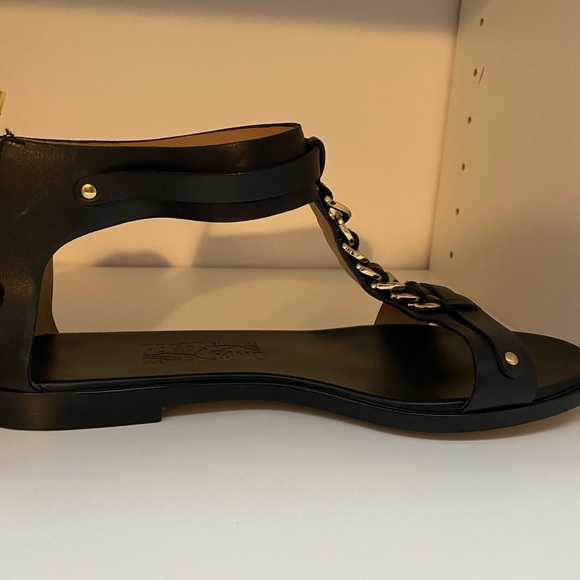 Black leather Salvatore Ferragamo sandals - Picture 2 of 8